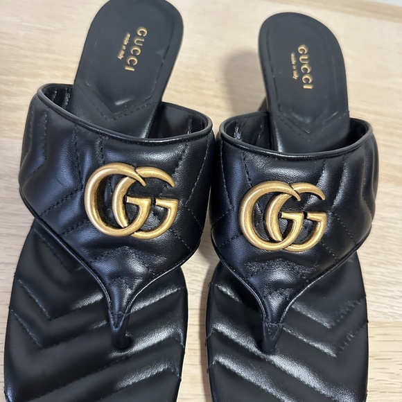 Gucci Marmont Padded Chevron Matelassé Leather Thong Sandal – Black - Picture 2 of 8